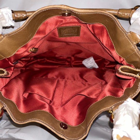 NWT Coach Devin Camel/Gold Expandable Leather/Patent Leather Duffle 15995 - Picture 14 of 16